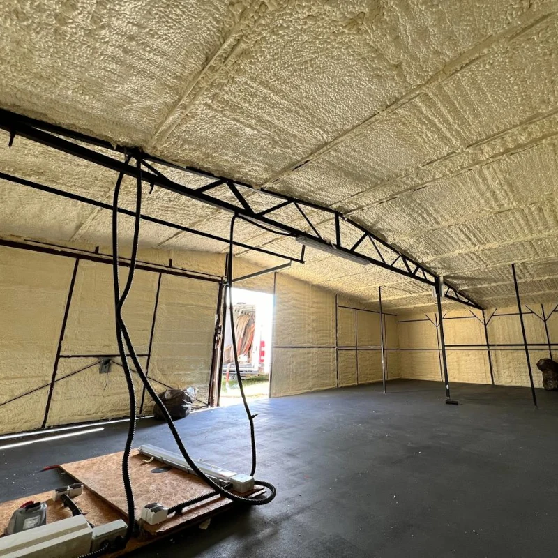 Izolacja obiektów rolniczych i przemysłowych pianą PUR